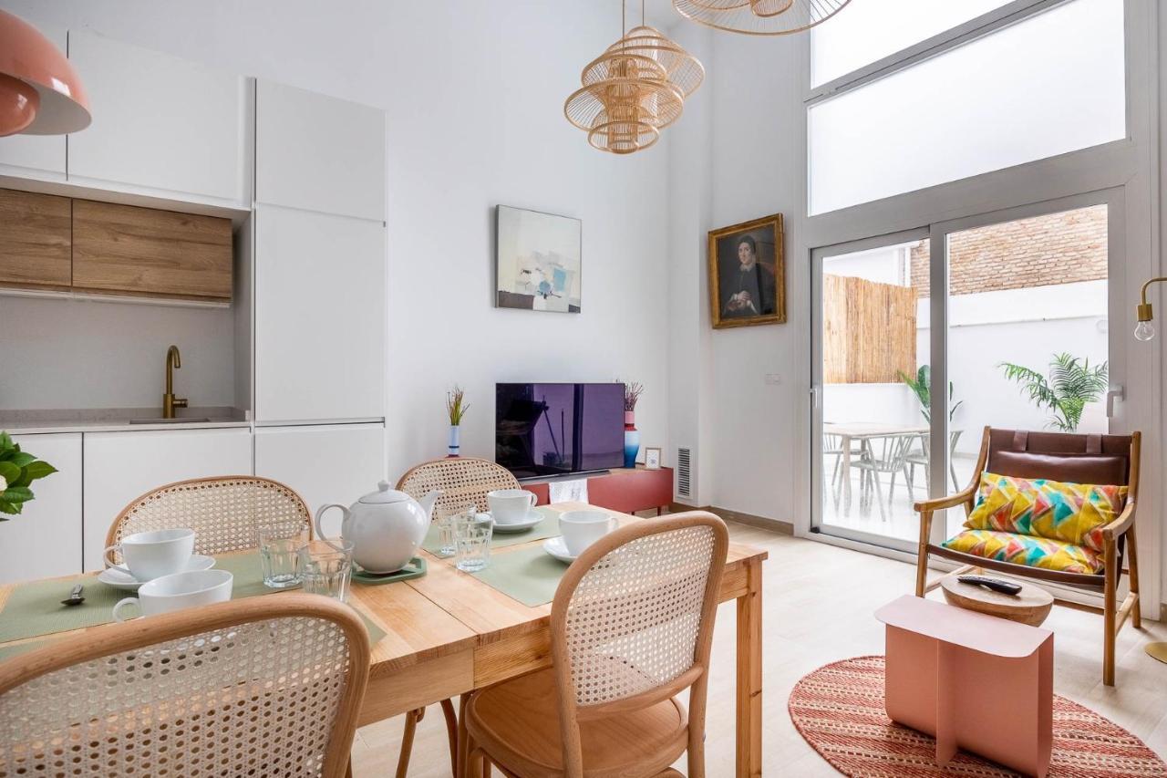 Pop Art Historia De Conde Negro Con Patio Privado Appartement Sevilla Buitenkant foto