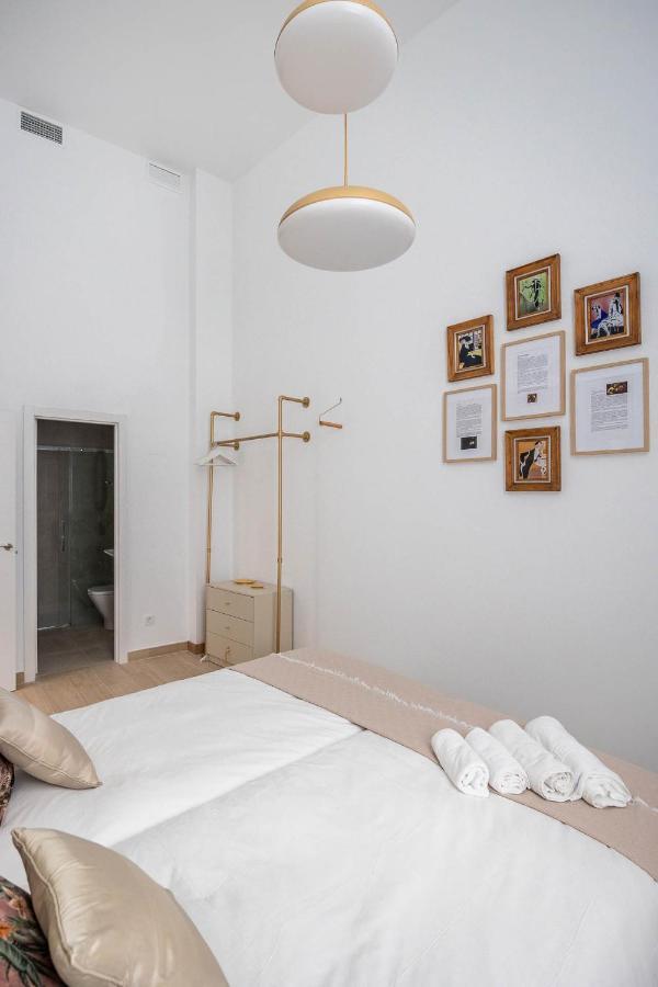 Pop Art Historia De Conde Negro Con Patio Privado Appartement Sevilla Buitenkant foto